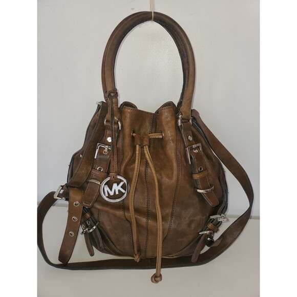 MICHAEL KORS Milo Distressed Leather Large Bucket Handbag Purse Tote - Picture 3 of 16